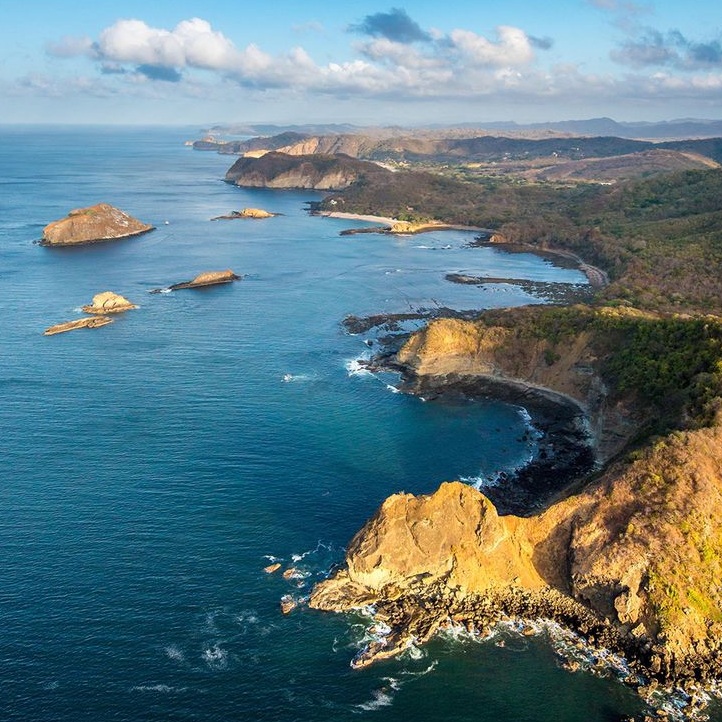 Emerald coast of Guacalito De La Isla, Nikaragua - Carretera Tola | Secret World Trip Planner