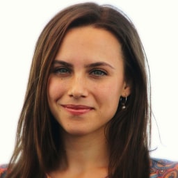 Lauren Holt