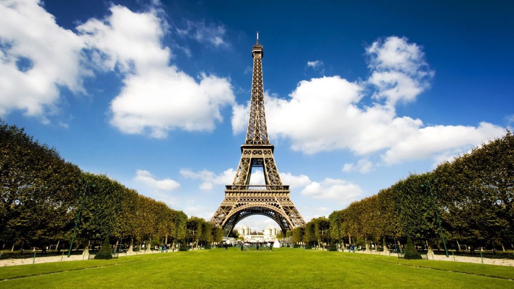 Eiffel_Tower